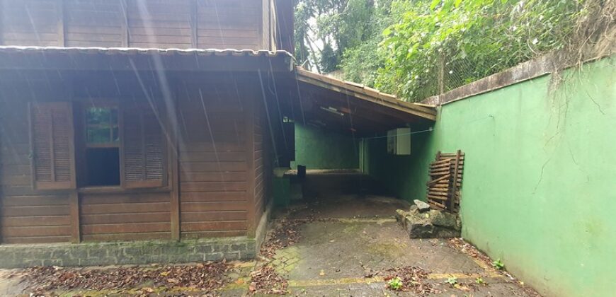 Sobrado em condomínio fechado na Serra da Cantareira